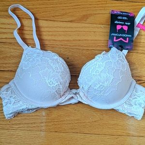 BNWT MAIDENFORM BRA PUSH UP 32A